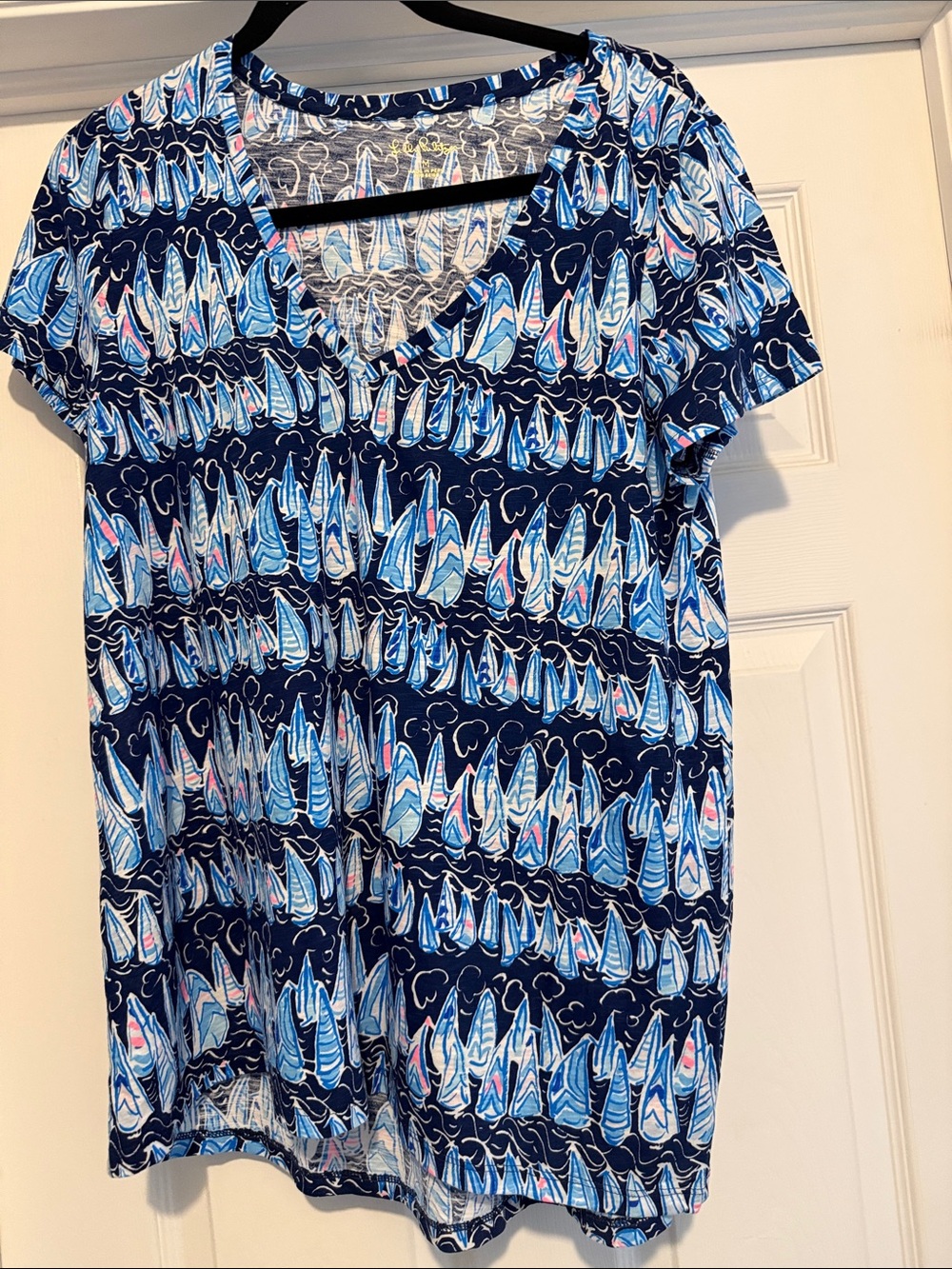 Lilly Pulitzer v neck top size medium new